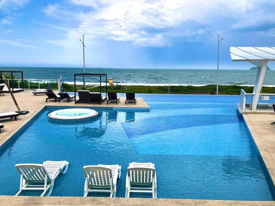 Ape Estilo Resort C/ Pe Na Areia E Vista Mar, Proximo Ao Beto Carrero Picarras Exterior photo